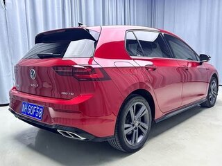 2023 Volkswagen Golf VIII, красный, 1555000 рублей, вид 4