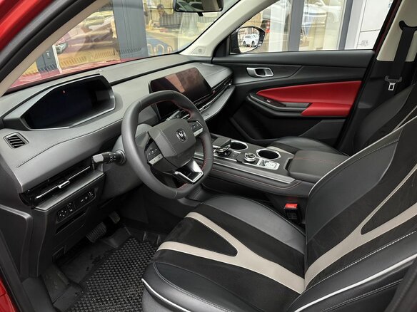 2024 Changan UNI-S I, красный, 2279000 рублей - вид 6