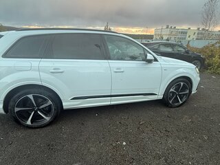 2020 Audi Q7 45 TDI II (4M) Рестайлинг, белый, 6700000 рублей, вид 5