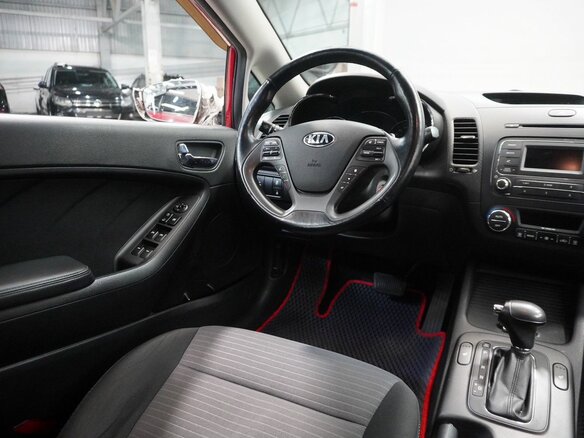 2013 Kia Cerato III, красный, 800000 рублей - вид 12
