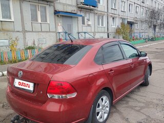 2012 Volkswagen Polo V, пурпурный, 900000 рублей, вид 3