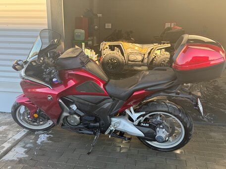 2010 Honda VFR 1200, пурпурный, 700000 рублей, вид 1