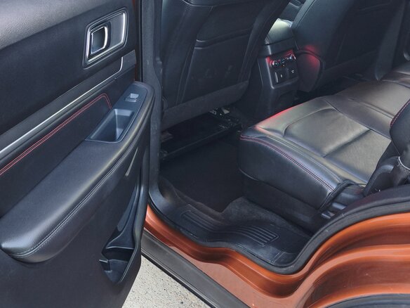2015 Ford Explorer V Рестайлинг, коричневый, 2150000 рублей - вид 33