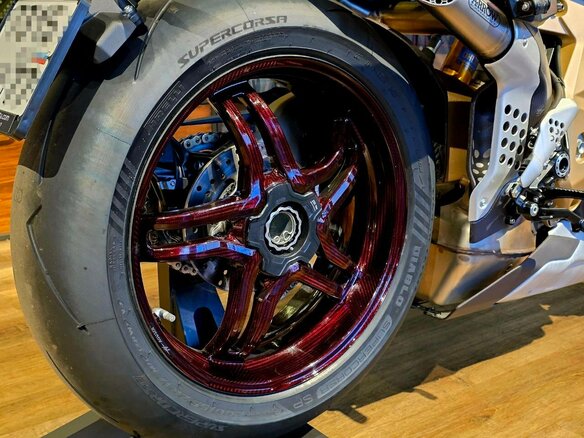 2019 MV Agusta Brutale 1000, красный, 3290000 рублей - вид 9