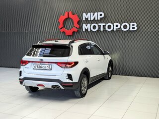 2021 Kia Rio X IV Рестайлинг, белый, 1410000 рублей, вид 4
