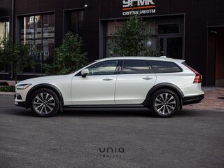 2023 Volvo V90 Cross Country I Рестайлинг, белый, 7250000 рублей, вид 4