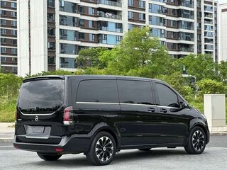 2025 Mercedes-Benz V-Класс Long 300 длинный III (W447) Рестайлинг 2, чёрный, 7956404 рублей, вид 5