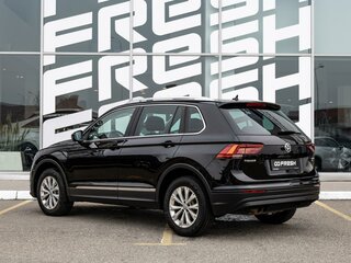 2017 Volkswagen Tiguan II, чёрный, 2299000 рублей, вид 2