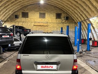 1999 Mercedes-Benz M-Класс 270 I (W163), серебристый, 580000 рублей, вид 4