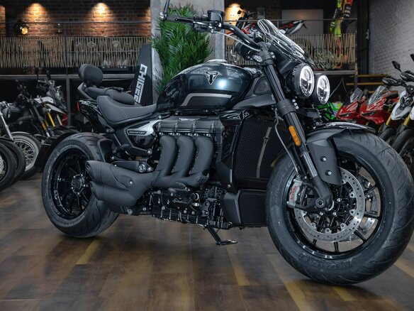 2026 Triumph Rocket 3, чёрный, 3390000 рублей - вид 10