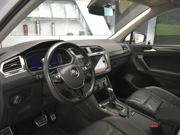 2019 Volkswagen Tiguan II, белый - вид 24