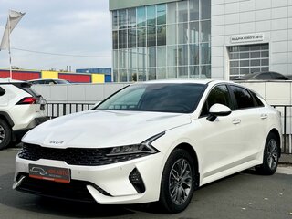 2021 Kia K5 III, белый, 2330000 рублей, вид 1