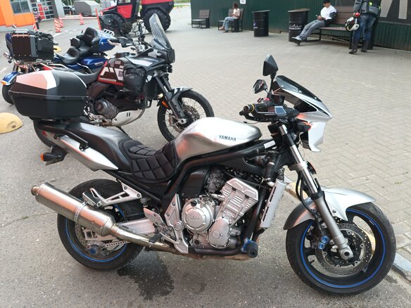 2002 Yamaha FZS1000 Fazer, серебристый, 250000 рублей - вид 1
