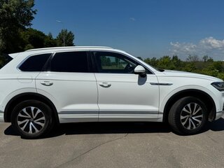 2020 Volkswagen Touareg III, белый, 5100000 рублей, вид 2