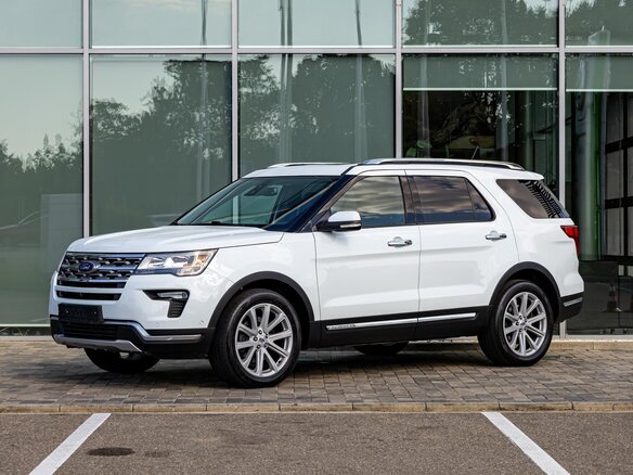 2018 Ford Explorer V Рестайлинг, белый, 2335000 рублей