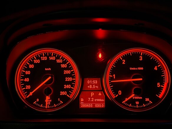 2008 BMW 3 серии 320d V (E90/E91/E92/E93), белый, 1300000 рублей - вид 18