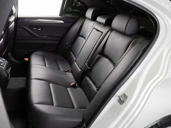 2016 BMW 5 серии 520i VI (F10/F11/F07) Рестайлинг, белый, 2300000 рублей - вид 8