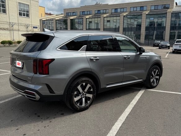 2022 Kia Sorento IV, серебристый, 4150000 рублей - вид 2