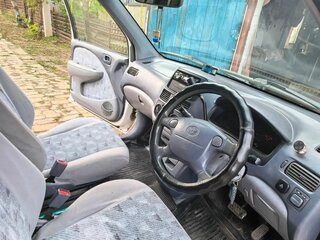 1998 Toyota Raum I, белый, 400000 рублей, вид 5