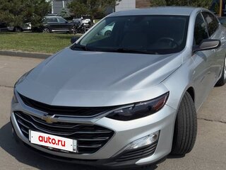 2020 Chevrolet Malibu IX Рестайлинг, серебристый, 1790000 рублей, вид 1