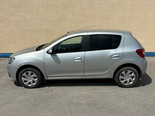 2016 Renault Sandero II, серебристый, 950000 рублей, вид 2