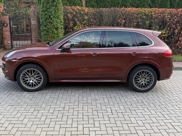 2012 Porsche Cayenne Diesel II (958), коричневый, 2450000 рублей - вид 5