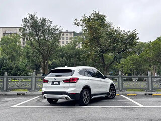 2021 BMW X1 Long 20Li sDrive II (F48) Рестайлинг, белый, 2000000 рублей, вид 4