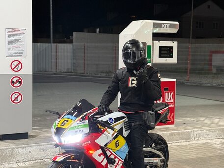 2015 Honda CBR 600RR, красный, 400000 рублей, вид 2