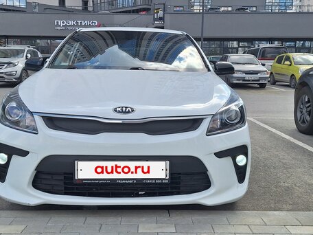 2019 Kia Rio IV, белый, 1090000 рублей, вид 2