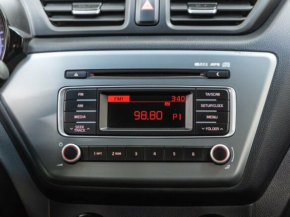 2015 Kia Rio 6-speed III, белый, 1268000 рублей - вид 21