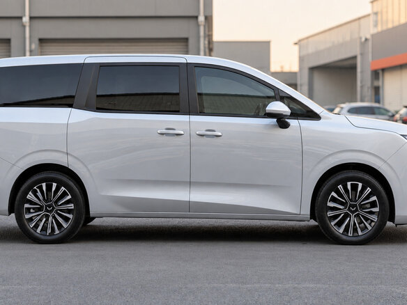 2026 Wuling Starlight 730, белый, 1945000 рублей - вид 6