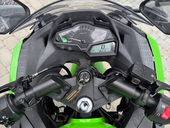 2014 Kawasaki Ninja 300, зелёный, 300000 рублей - вид 7