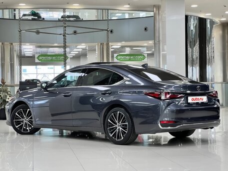 2021 Lexus ES 250 VII Рестайлинг, серый, 4345000 рублей, вид 3