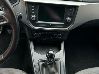2019 SEAT Ibiza 6-speed V, белый, 890000 рублей, вид 3