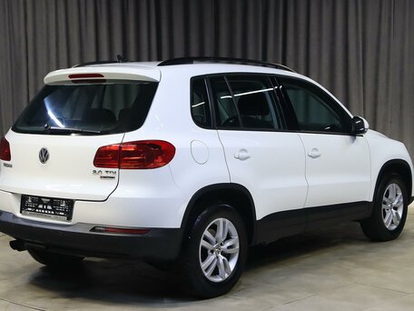 2015 Volkswagen Tiguan I Рестайлинг, белый, 1399000 рублей, вид 2