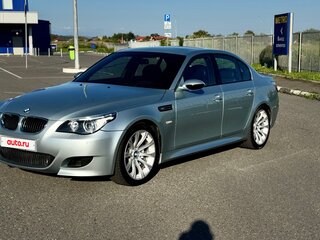 2005 BMW M5 IV (E60/E61), серебристый, 3100000 рублей, вид 3