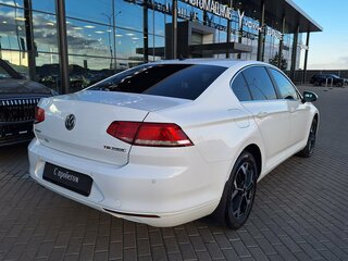 2017 Volkswagen Passat B8, белый, 1740000 рублей, вид 2