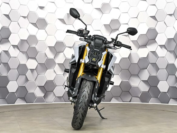 2022 Suzuki GSX-S 1000, серый, 1099000 рублей - вид 4