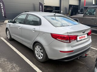 2016 Kia Rio III Рестайлинг, серебристый, 1050000 рублей, вид 2