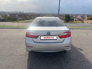 2013 Toyota Camry Japan Market VII (XV50), серебристый, 1550000 рублей, вид 1