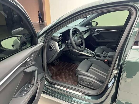 2023 Audi A3 Sportback 35 TFSI IV (8Y), зелёный, 2320000 рублей - вид 6