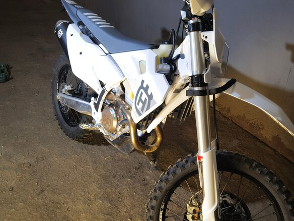 2025 Husqvarna FE 350 PRO, белый, 990000 рублей - вид 17