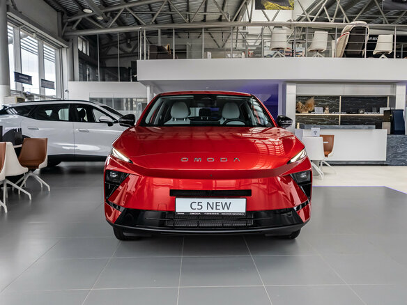 2026 Omoda C5 I Рестайлинг, красный, 2399000 рублей - вид 3