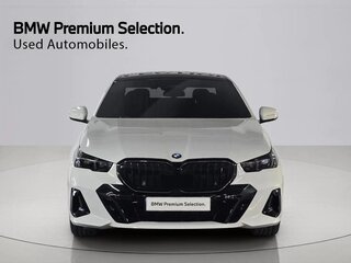 2024 BMW 5 серии 520i VIII (G60/G61/G68), белый, 5604000 рублей, вид 2