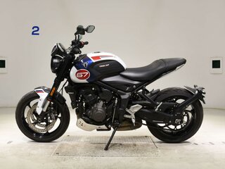 2024 Triumph Trident 660, белый, 747000 рублей, вид 1