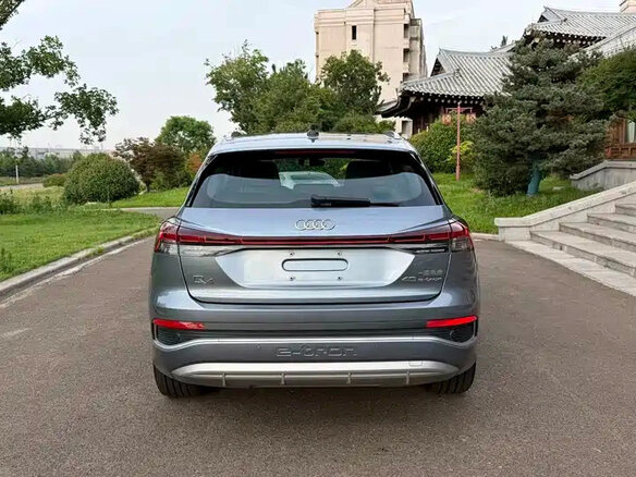 2024 Audi Q4 e-tron 40 I, серый - вид 7