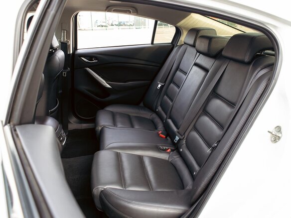 2017 Mazda 6 III (GJ) Рестайлинг, белый, 1545000 рублей - вид 15