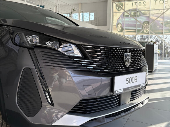 2026 Peugeot 5008 II Рестайлинг, серый, 4899000 рублей - вид 4