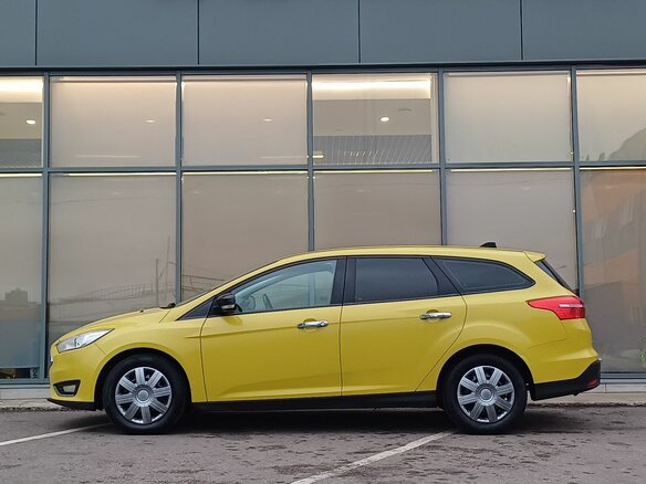 2016 Ford Focus III Рестайлинг, жёлтый, 439000 рублей - вид 5