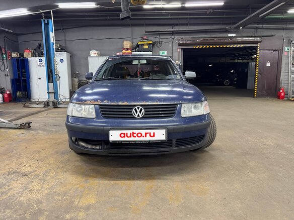 1999 Volkswagen Passat B5, синий, 480000 рублей - вид 1